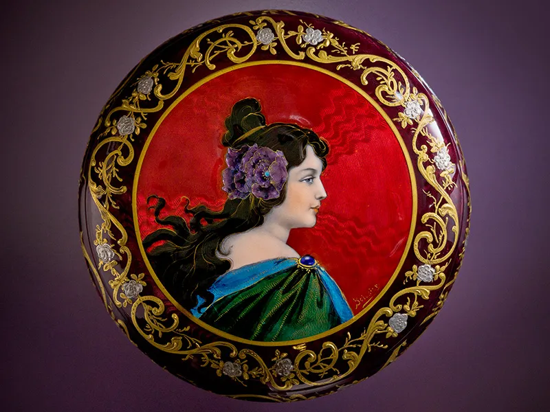 エマーユの誕生