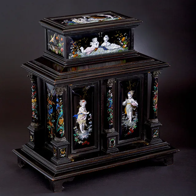 ネオルネサンス様式の家具調小箱