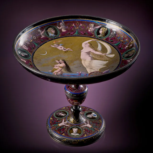 ヴィーナスが描かれた脚付盃